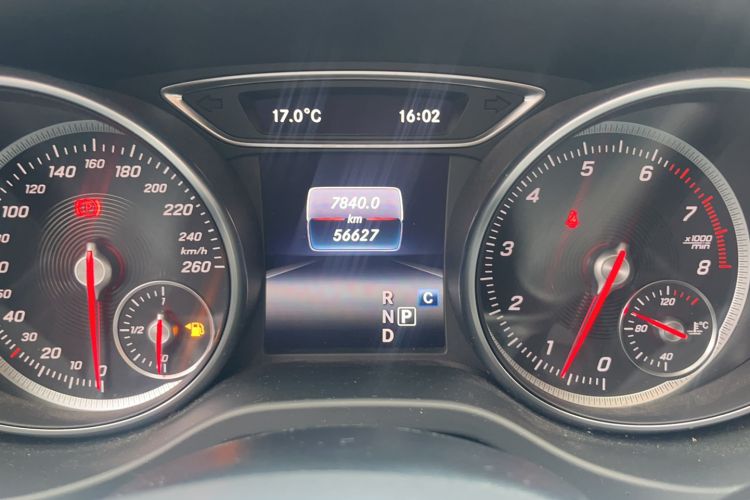 Used Mercedes-Benz GLA 2018 GLA 200 Sport Edition Odometer Close Up