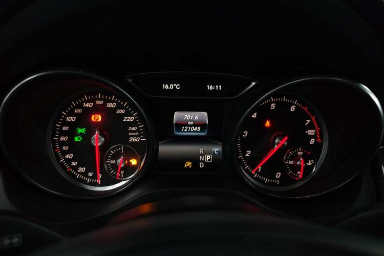 Used Mercedes-Benz GLA 2018 GLA 200 Sport Edition Odometer Close Up