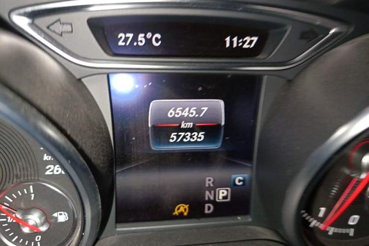 Used Mercedes-Benz GLA 2018 GLA 200 Sport Edition Odometer Close Up