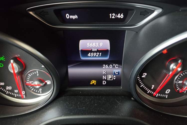 Used Mercedes-Benz GLA 2018 GLA 200 Fashion Model Odometer Close Up