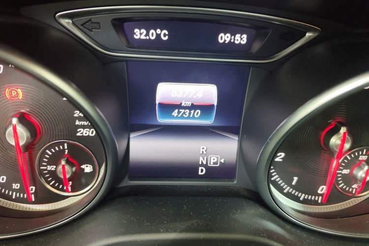 Used Mercedes-Benz GLA 2018 GLA 200 Sport Edition Odometer Close Up