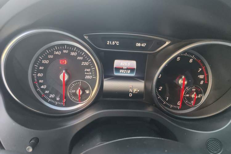 Used Mercedes-Benz GLA 2018 GLA 200 Sport Edition Odometer Close Up