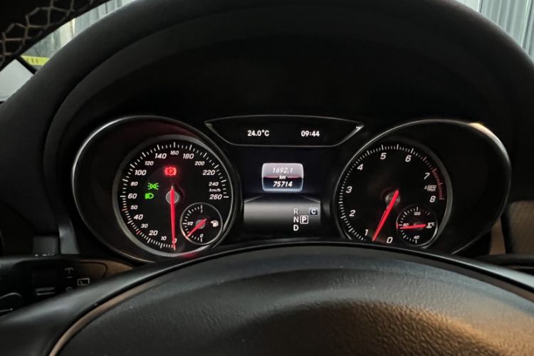 Used Mercedes-Benz GLA 2018 GLA 200 Fashion Model Odometer Close Up