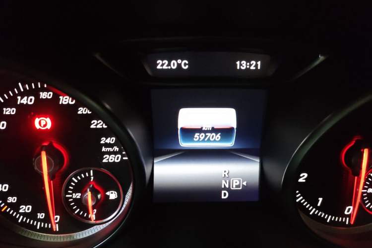 Used Mercedes-Benz GLA 2018 GLA 200 Fashion Model Odometer Close Up