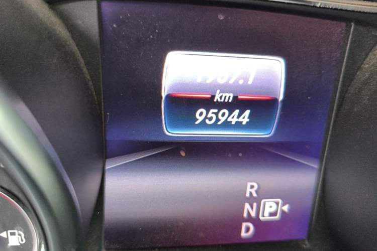 Used Mercedes-Benz GLA 2018 GLA 200 Fashion Model Odometer Close Up