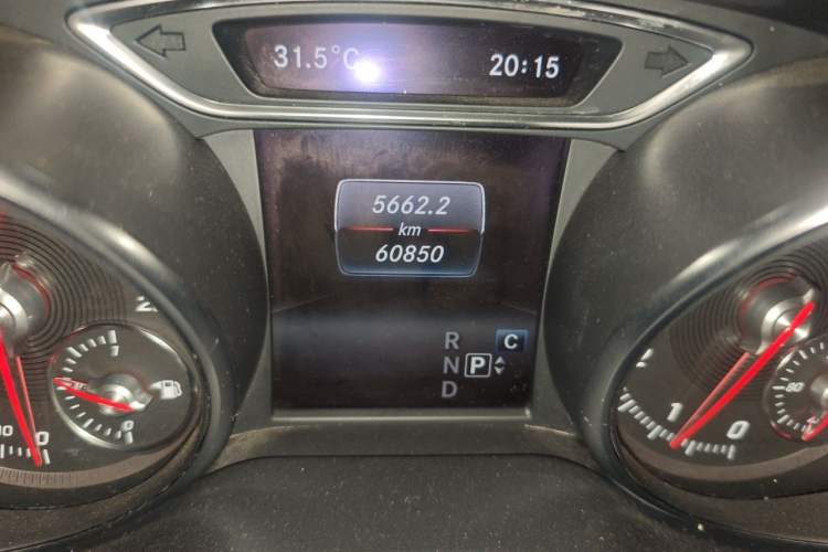 Used Mercedes-Benz GLA 2018 GLA 200 Fashion Model Odometer Close Up