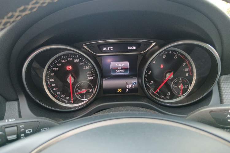 Used Mercedes-Benz GLA 2018 GLA 200 Sport Edition Odometer Close Up