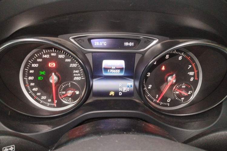 Used Mercedes-Benz GLA 2018 GLA 200 Sport Edition Odometer Close Up