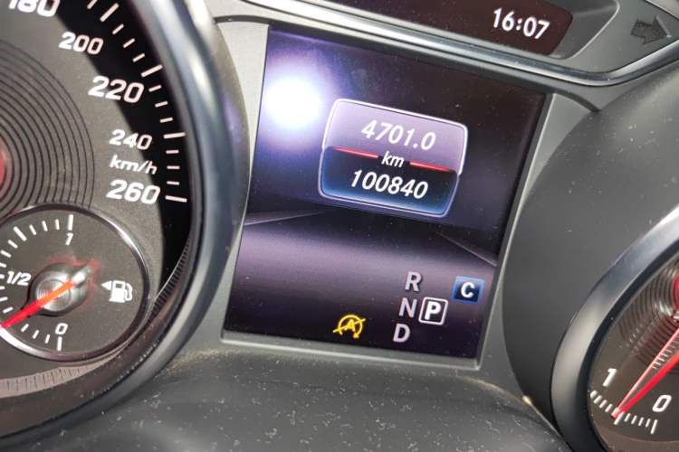 Used Mercedes-Benz GLA 2018 GLA 200 Fashion Model Odometer Close Up