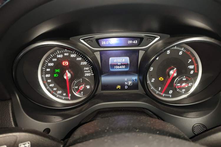 Used Mercedes-Benz GLA 2018 GLA 200 Sport Edition Odometer Close Up
