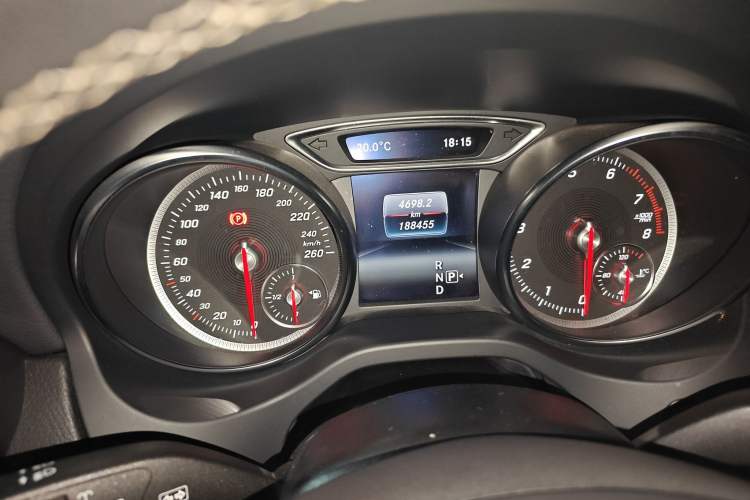 Used Mercedes-Benz GLA 2018 GLA 200 Fashion Model Odometer Close Up