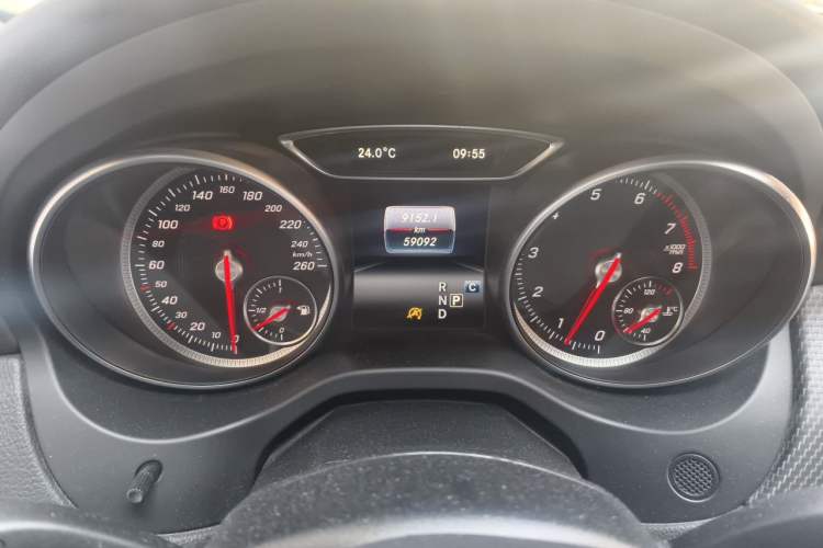 Used Mercedes-Benz GLA 2018 GLA 200 Sport Edition Odometer Close Up