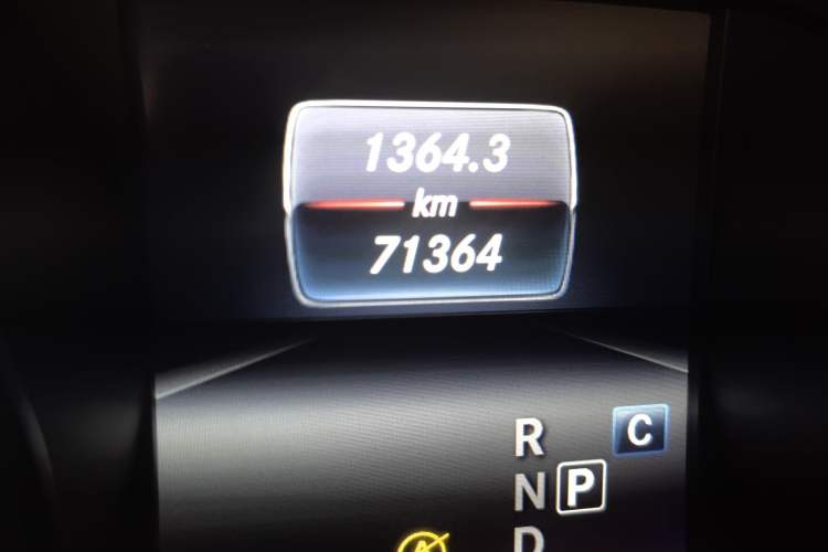Used Mercedes-Benz GLA 2018 GLA 220 4MATIC Sport Edition Odometer Close Up