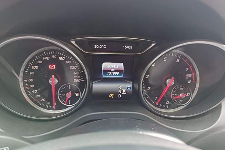 Used Mercedes-Benz GLA 2018 GLA 220 4MATIC Sport Edition Odometer Close Up