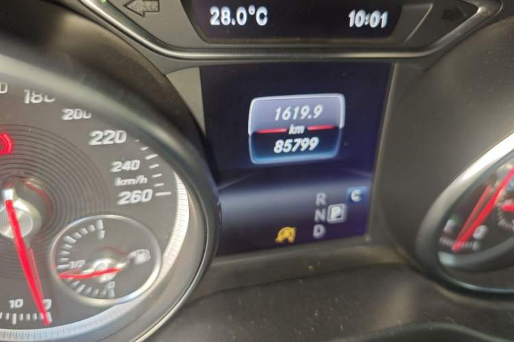Used Mercedes-Benz GLA 2018 GLA 200 Sport Edition Odometer Close Up