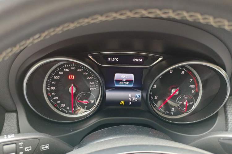 Used Mercedes-Benz GLA 2018 GLA 200 Fashion Model Odometer Close Up