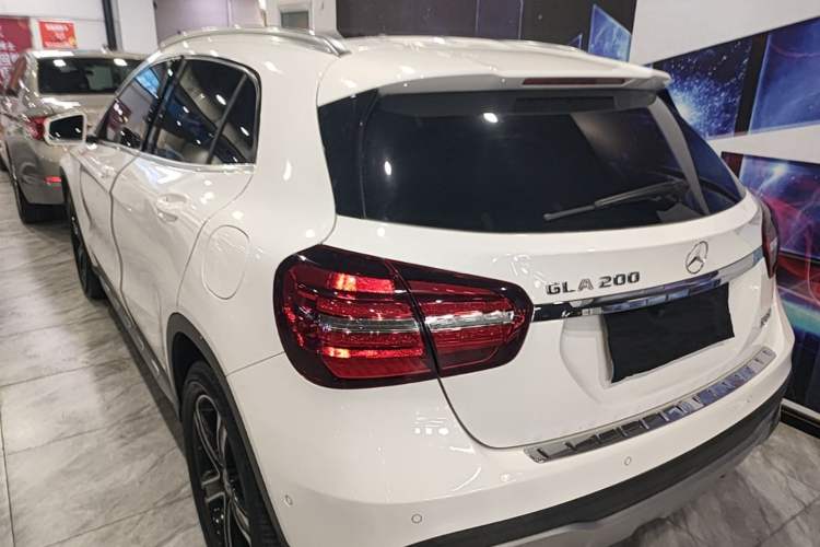 Used Mercedes-Benz GLA 2018 GLA 200 Fashion Model Rear Left 45 Deg