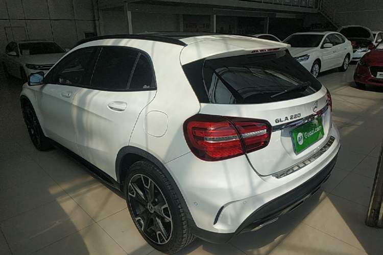 Used Mercedes-Benz GLA 2018 GLA 220 4MATIC Sport Edition Rear Left 45 Deg