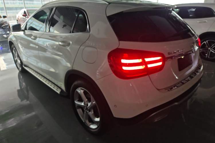Used Mercedes-Benz GLA 2018 GLA 200 Sport Edition Rear Left 45 Deg