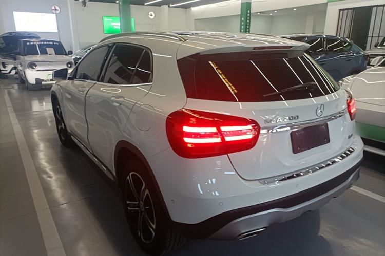 Used Mercedes-Benz GLA 2018 GLA 200 Fashion Model Rear Left 45 Deg