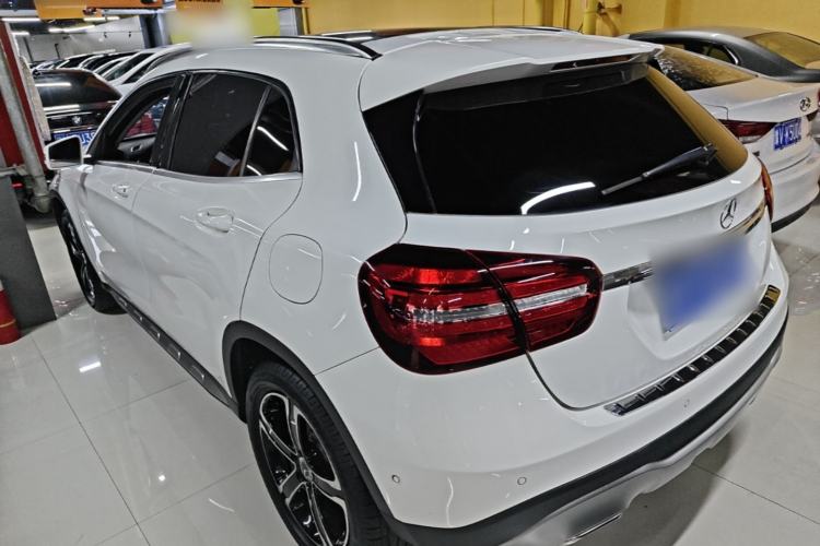 Used Mercedes-Benz GLA 2018 GLA 200 Fashion Model Rear Left 45 Deg