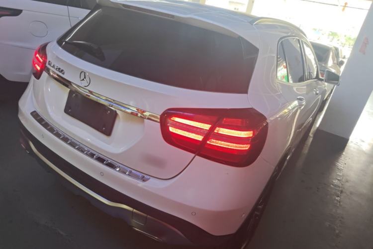 Used Mercedes-Benz GLA 2018 GLA 200 Fashion Model Rear Right 45 Deg
