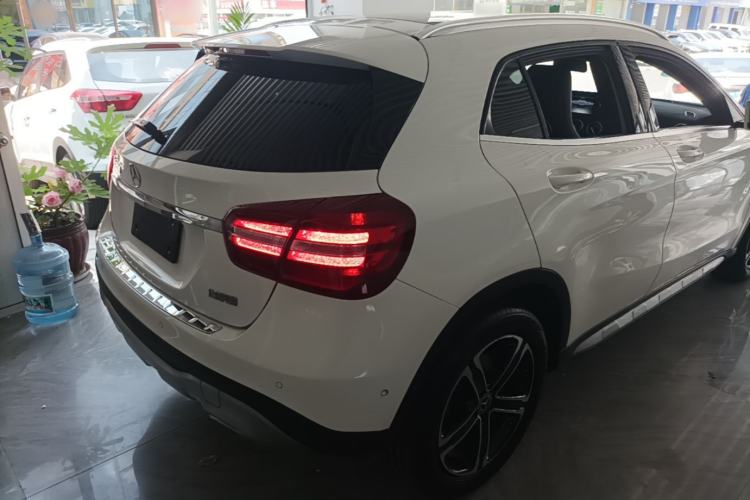 Used Mercedes-Benz GLA 2018 GLA 200 Fashion Model Rear Right 45 Deg