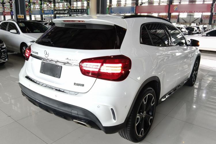 Used Mercedes-Benz GLA 2018 GLA 220 4MATIC Sport Edition Rear Right 45 Deg