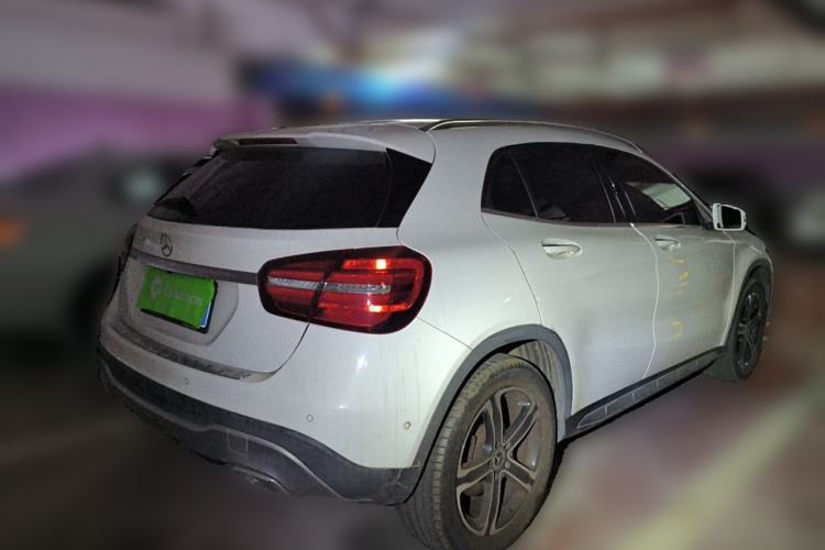 Used Mercedes-Benz GLA 2018 GLA 200 Fashion Model Rear Right 45 Deg