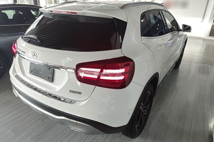 Used Mercedes-Benz GLA 2018 GLA 200 Fashion Model Rear Right 45 Deg