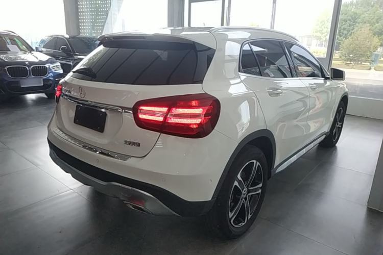 Used Mercedes-Benz GLA 2018 GLA 200 Fashion Model Rear Right 45 Deg