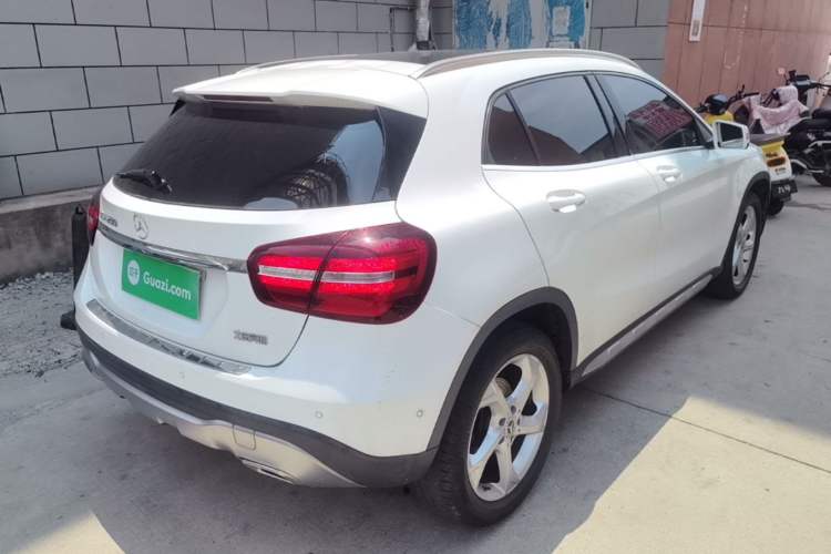 Used Mercedes-Benz GLA 2018 GLA 200 Fashion Model Rear Right 45 Deg