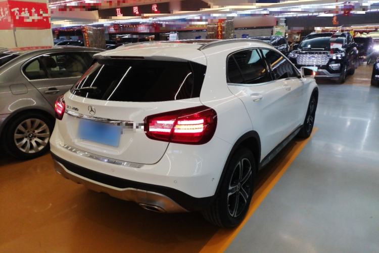 Used Mercedes-Benz GLA 2018 GLA 200 Fashion Model Rear Right 45 Deg