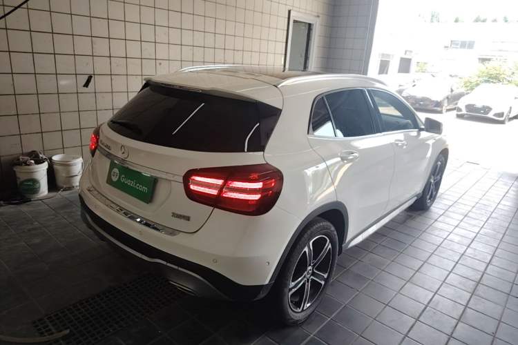 Used Mercedes-Benz GLA 2018 GLA 200 Fashion Model Rear Right 45 Deg