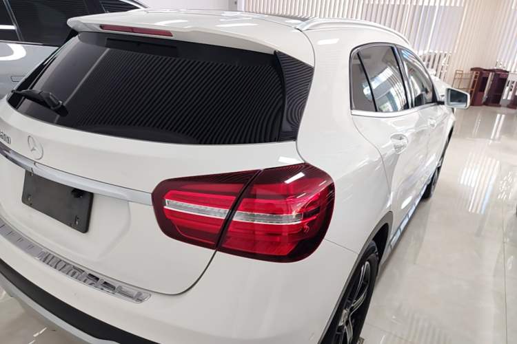 Used Mercedes-Benz GLA 2018 GLA 200 Fashion Model Rear Right 45 Deg