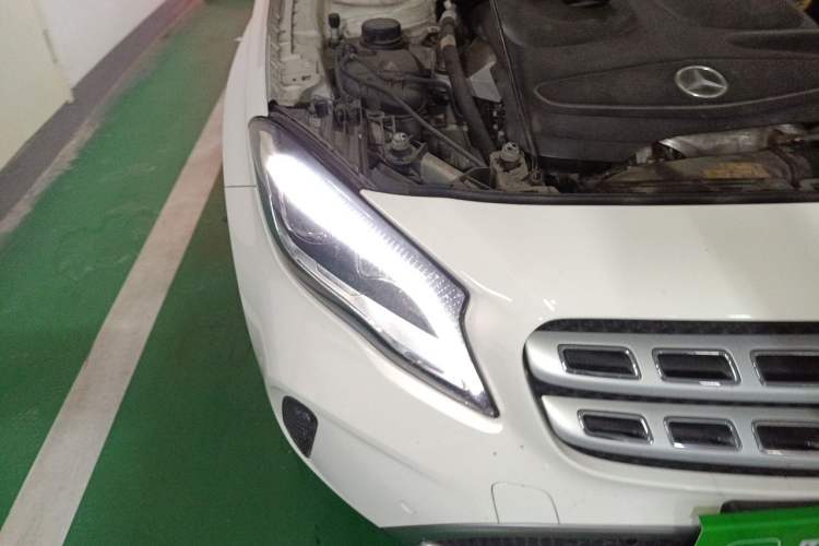 Used Mercedes-Benz GLA 2018 GLA 200 Fashion Model Right Front Headlight