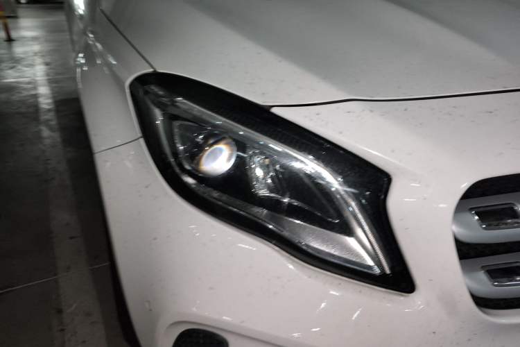Used Mercedes-Benz GLA 2018 GLA 200 Fashion Model Right Front Headlight