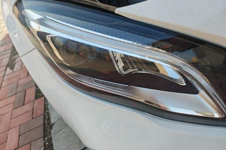 Used Mercedes-Benz GLA 2018 GLA 200 Fashion Model Right Front Headlight