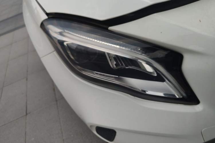 Used Mercedes-Benz GLA 2018 GLA 200 Fashion Model Right Front Headlight