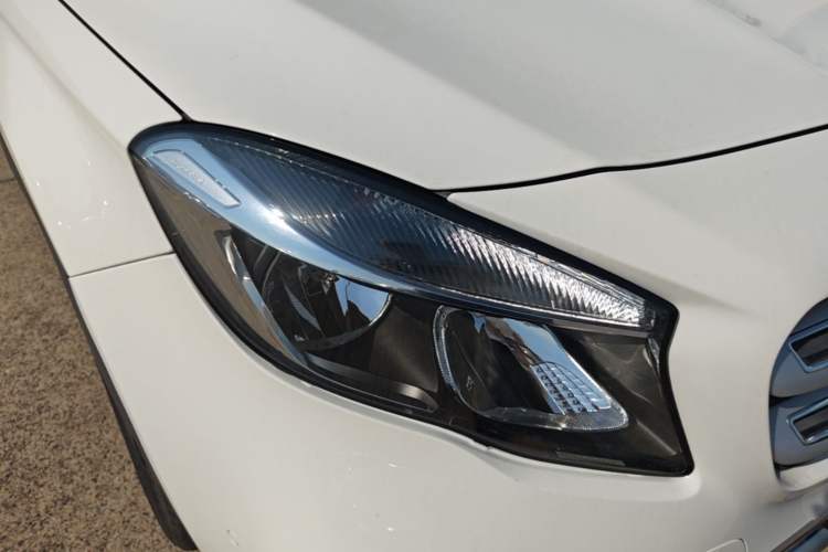 Used Mercedes-Benz GLA 2018 GLA 200 Sport Edition Right Front Headlight