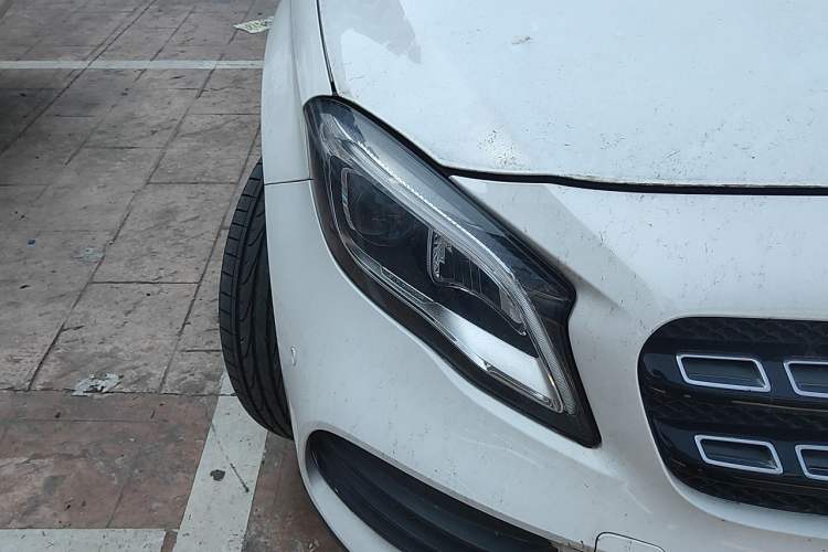 Used Mercedes-Benz GLA 2018 GLA 220 4MATIC Sport Edition Right Front Headlight