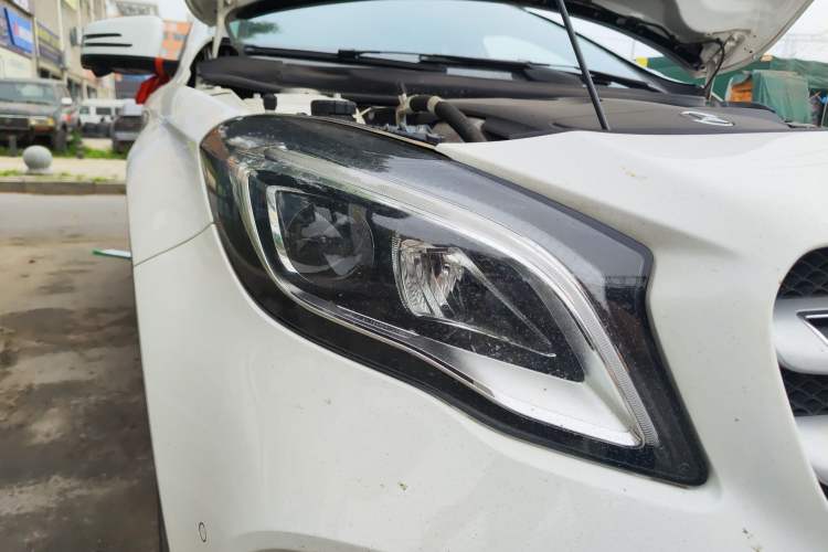 Used Mercedes-Benz GLA 2018 GLA 200 Fashion Model Right Front Headlight