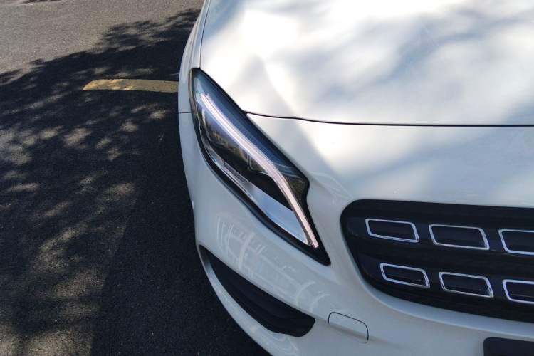 Used Mercedes-Benz GLA 2018 GLA 220 4MATIC Sport Edition Right Front Headlight