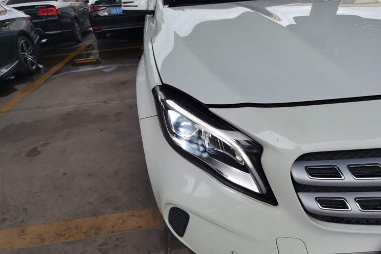 Used Mercedes-Benz GLA 2018 GLA 200 Fashion Model Right Front Headlight