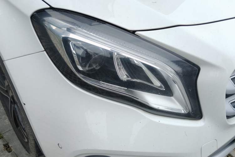 Used Mercedes-Benz GLA 2018 GLA 200 Fashion Model Right Front Headlight
