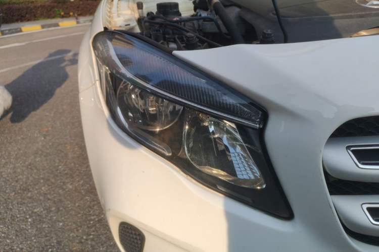 Used Mercedes-Benz GLA 2018 GLA 200 Sport Edition Right Front Headlight