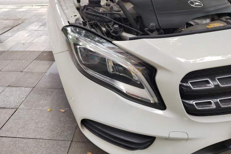 Used Mercedes-Benz GLA 2018 GLA 220 4MATIC Sport Edition Right Front Headlight