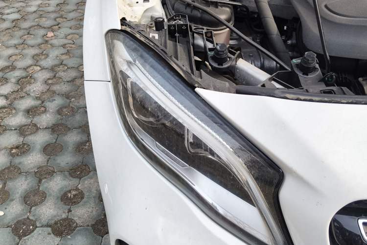 Used Mercedes-Benz GLA 2018 GLA 200 Polar Limited Edition Right Front Headlight