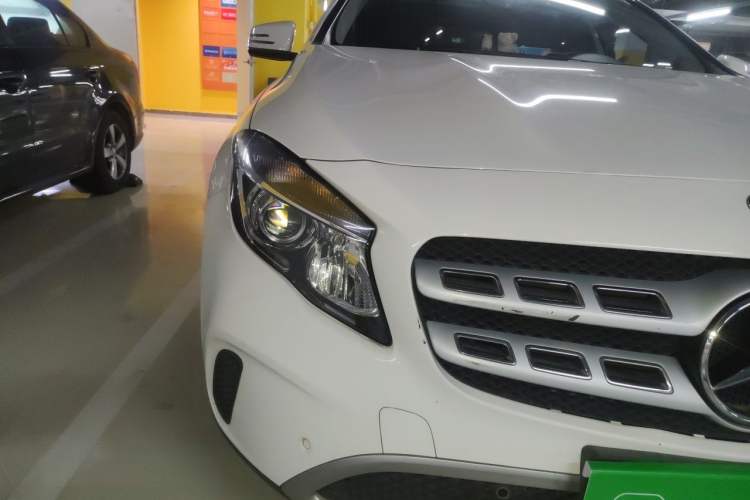 Used Mercedes-Benz GLA 2018 GLA 200 Sport Edition Right Front Headlight