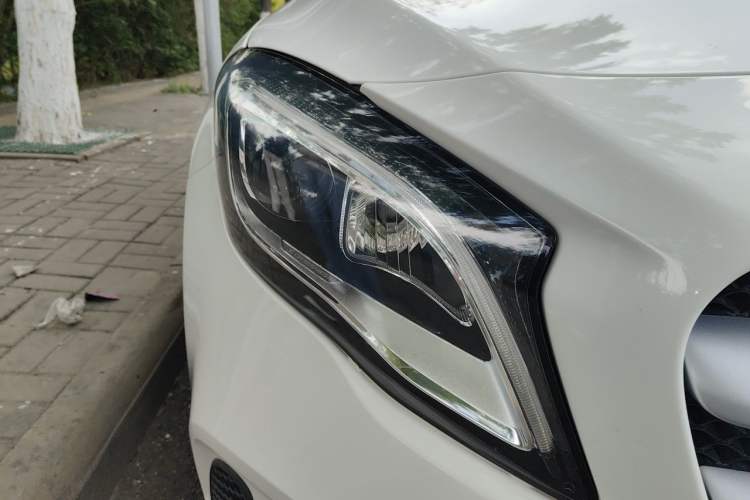 Used Mercedes-Benz GLA 2018 GLA 200 Fashion Model Right Front Headlight
